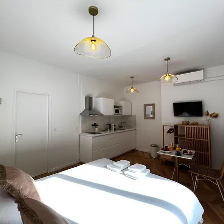 Le Comte - Heart Of Dijon - With Ac Apartment Exterior photo