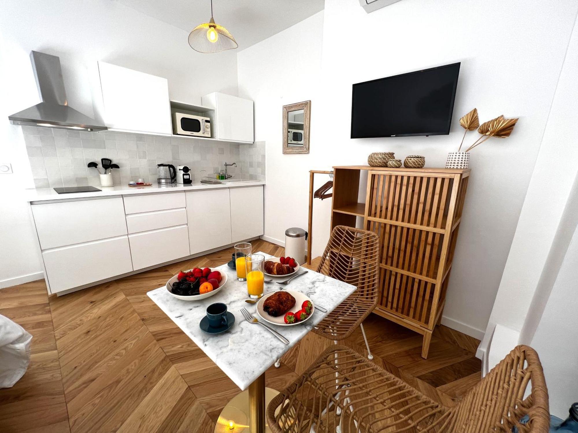 Le Comte - Heart Of - With Ac Apartment