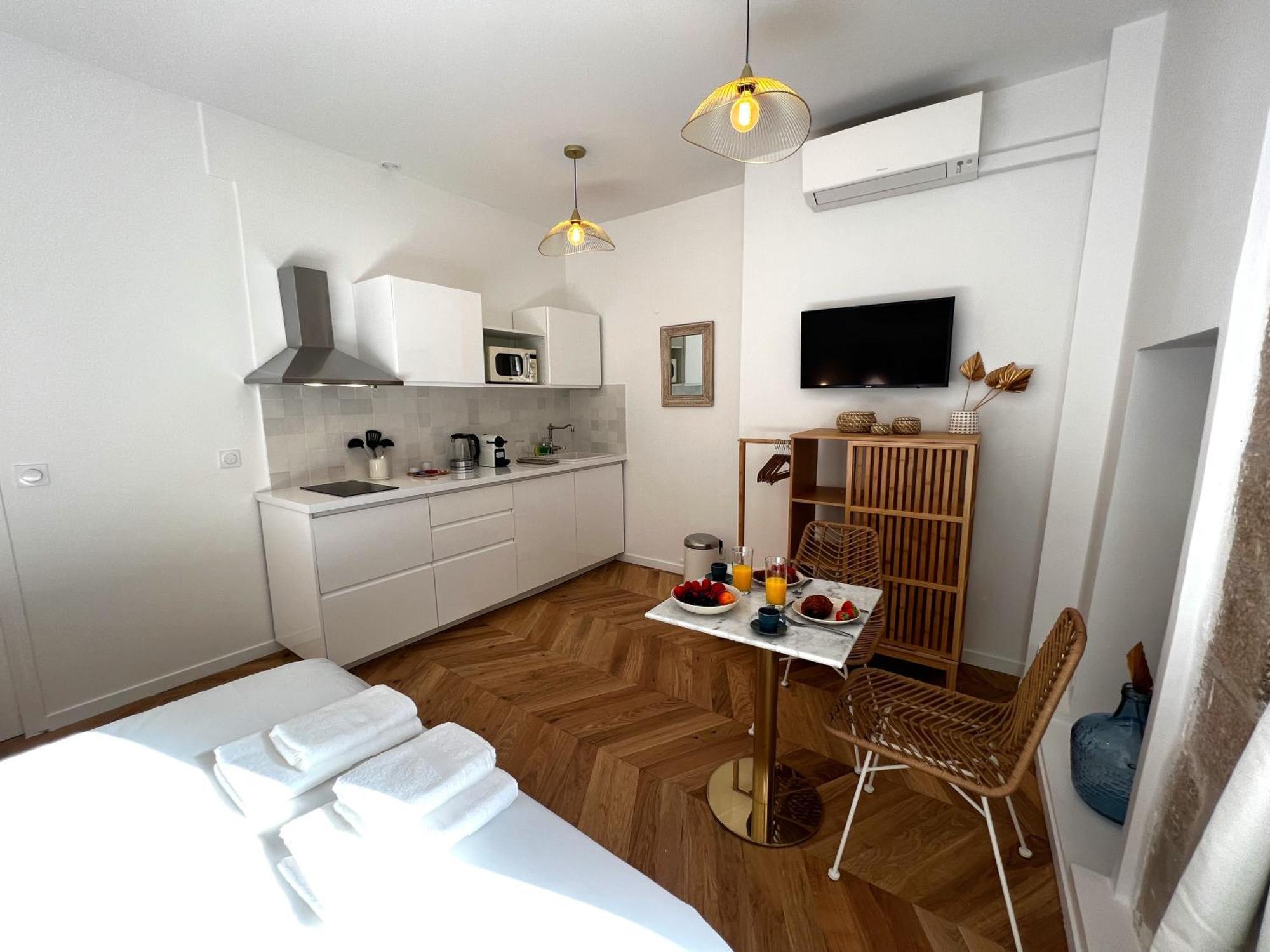 Le Comte - Heart Of - With Ac Apartment Dijon