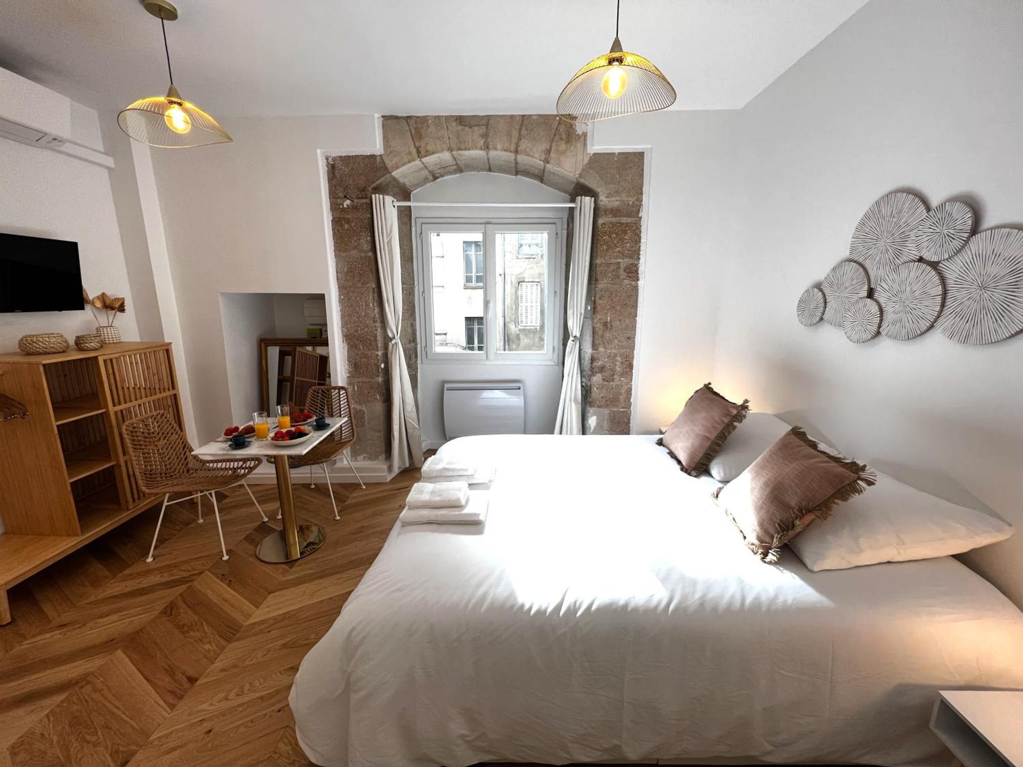 Le Comte - Heart Of - With Ac Apartment