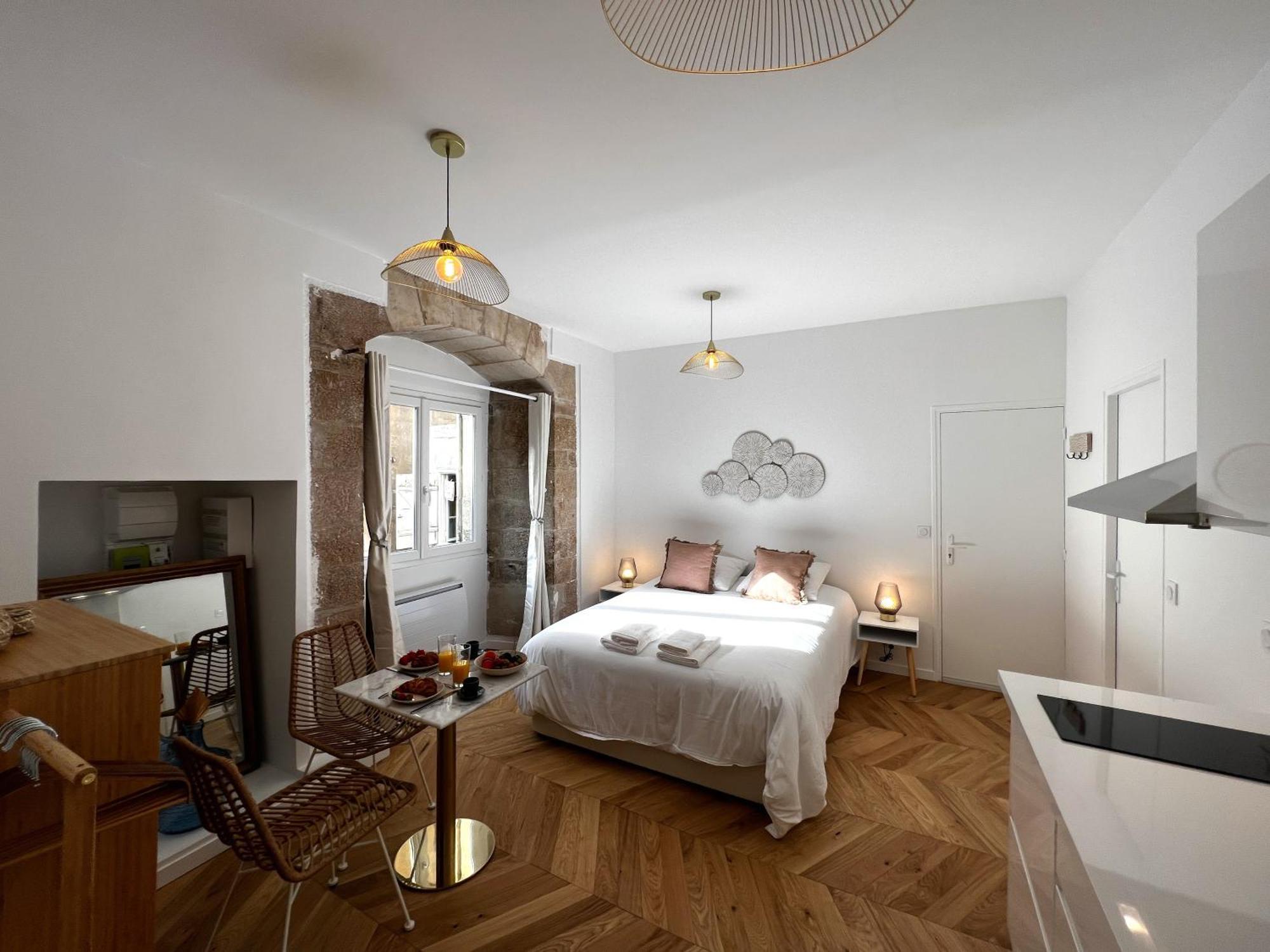 Apartment Le Comte - Heart Of - With Ac Dijon